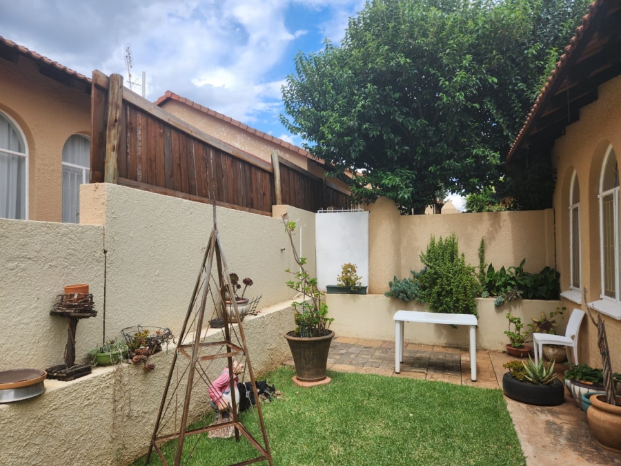 2 Bedroom Property for Sale in Heuwelsig Free State